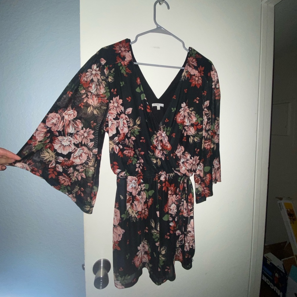 Bell sleeve v neck romper